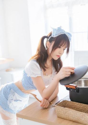 我脱了老师内衣摸她胸的视频软件_1080手机在线看